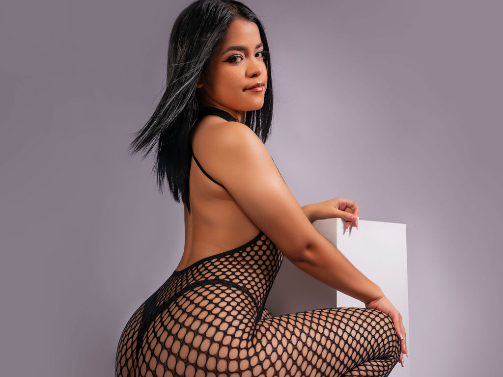  AryCorinne chat room