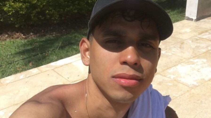 Watch BillyDaniel live on tastypornhot.com