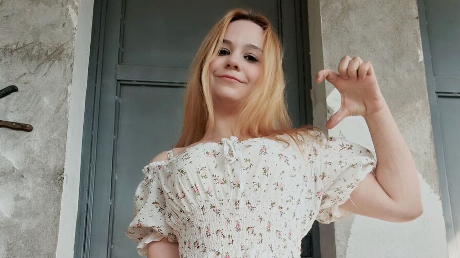 MilanaMusly live cam model on MistressWorld