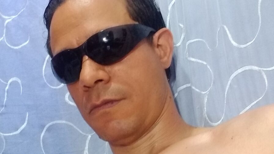 Watch justjuan live on The Edge Private