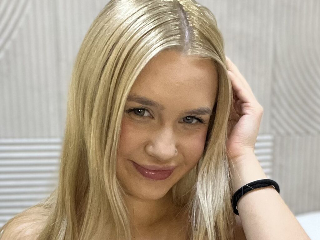SarrahSky LiveJasmin girl live camera feed