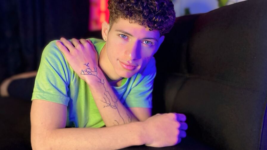MattiaLefebvre webcam show