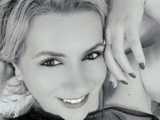 cam live adult MayraWhite