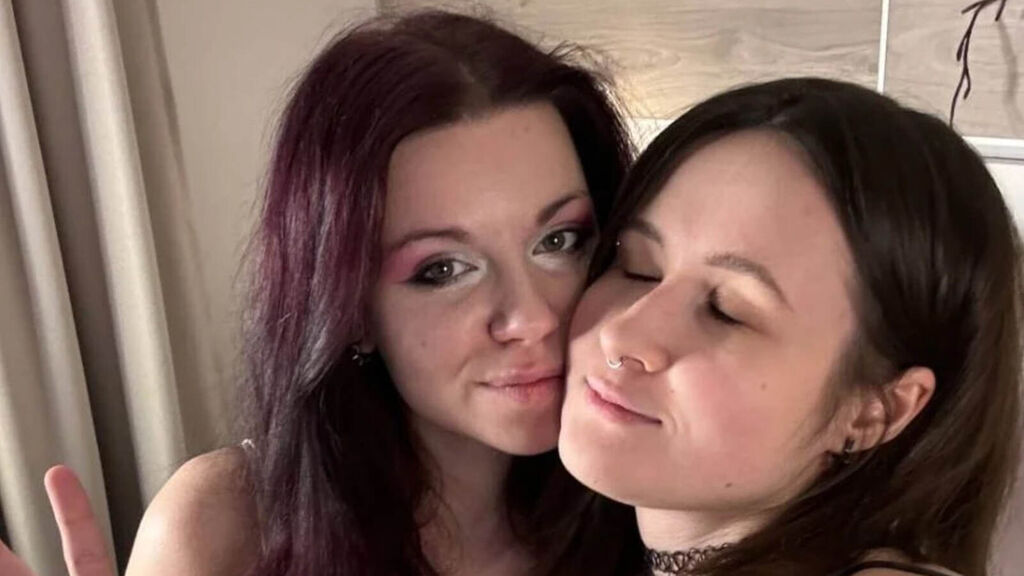 CarmelAndKirby live cam model at LiveJasmin