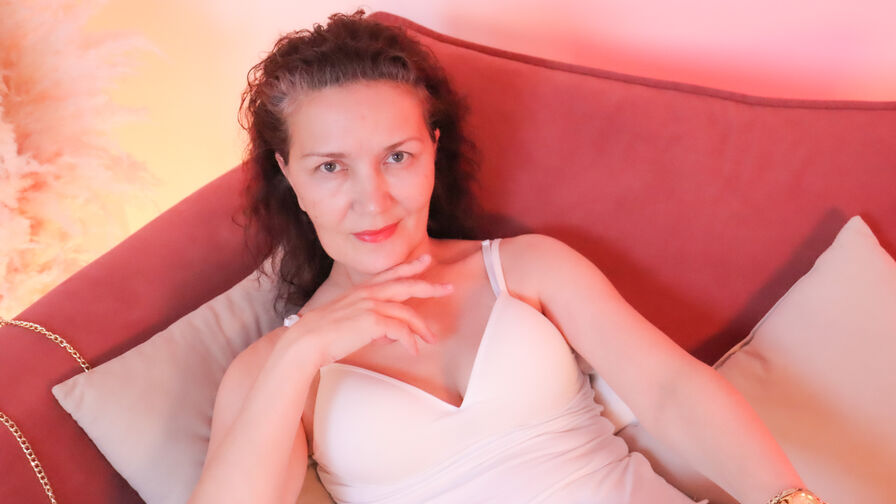 Discover IreneColin VIP show
