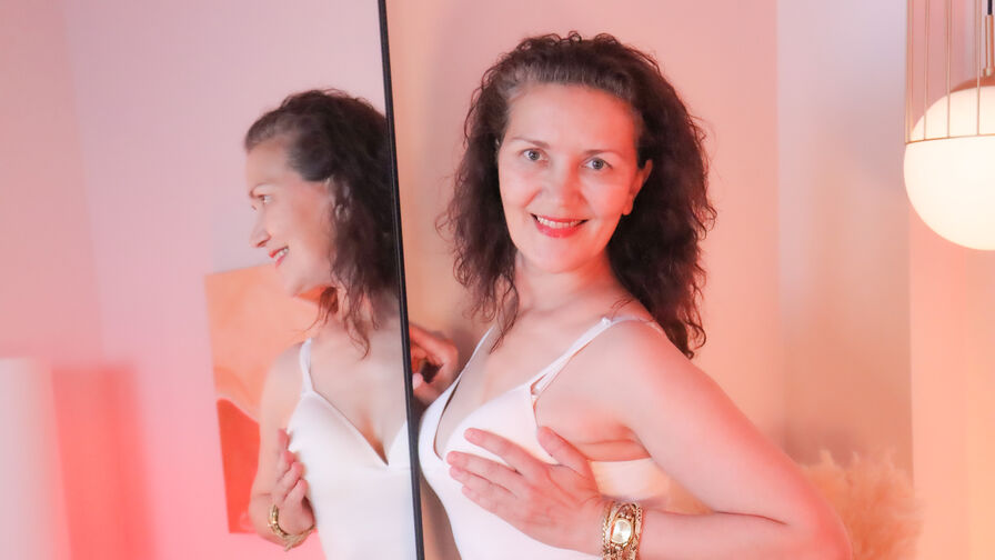Free Naked IreneColin