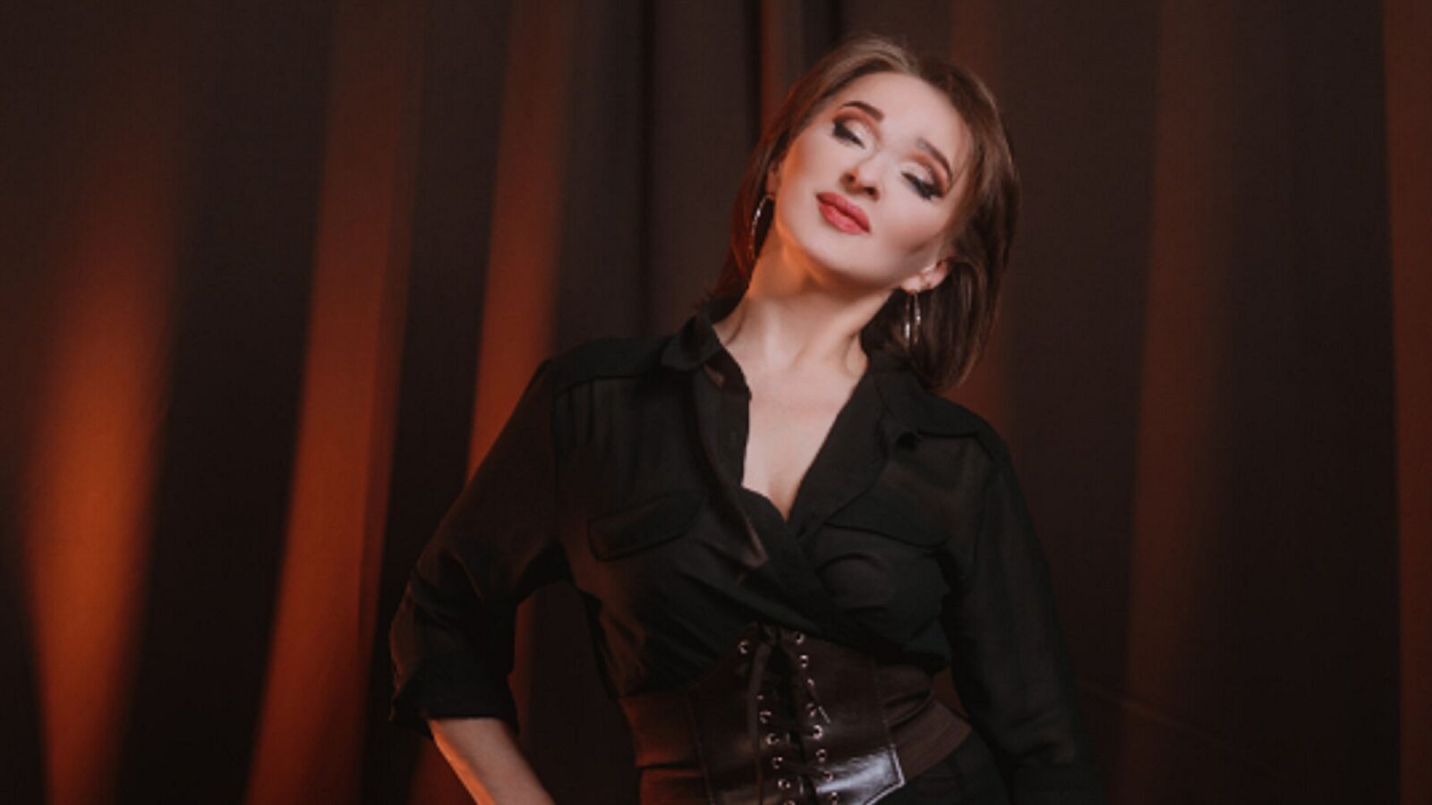 JuliaDeen erotic portrait
