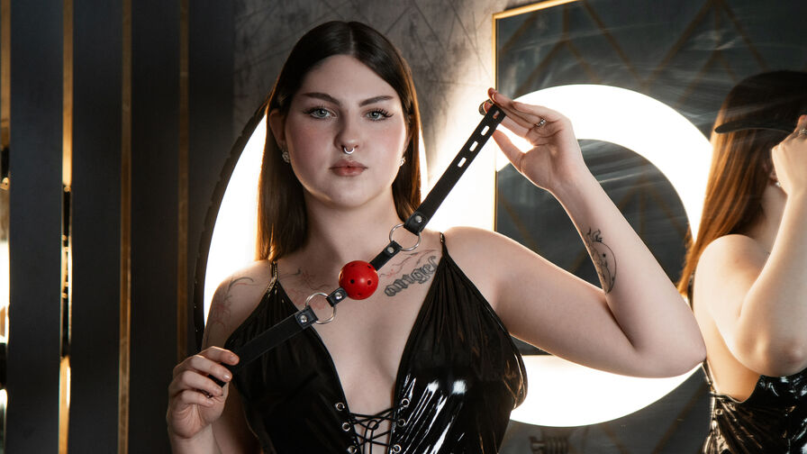 Chat With AdelaidaCole Now