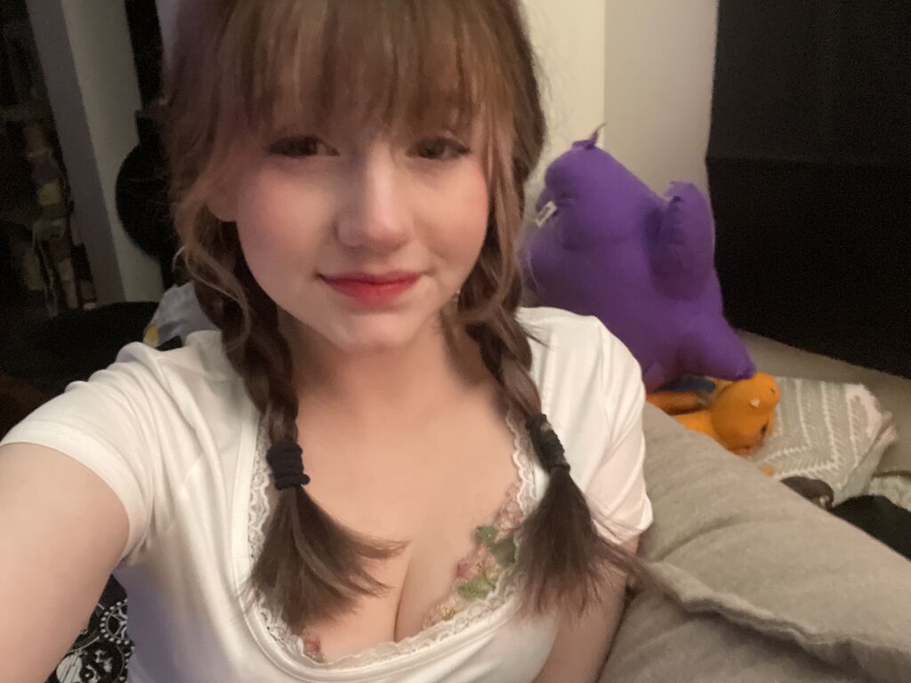 RoseBuds webcam show