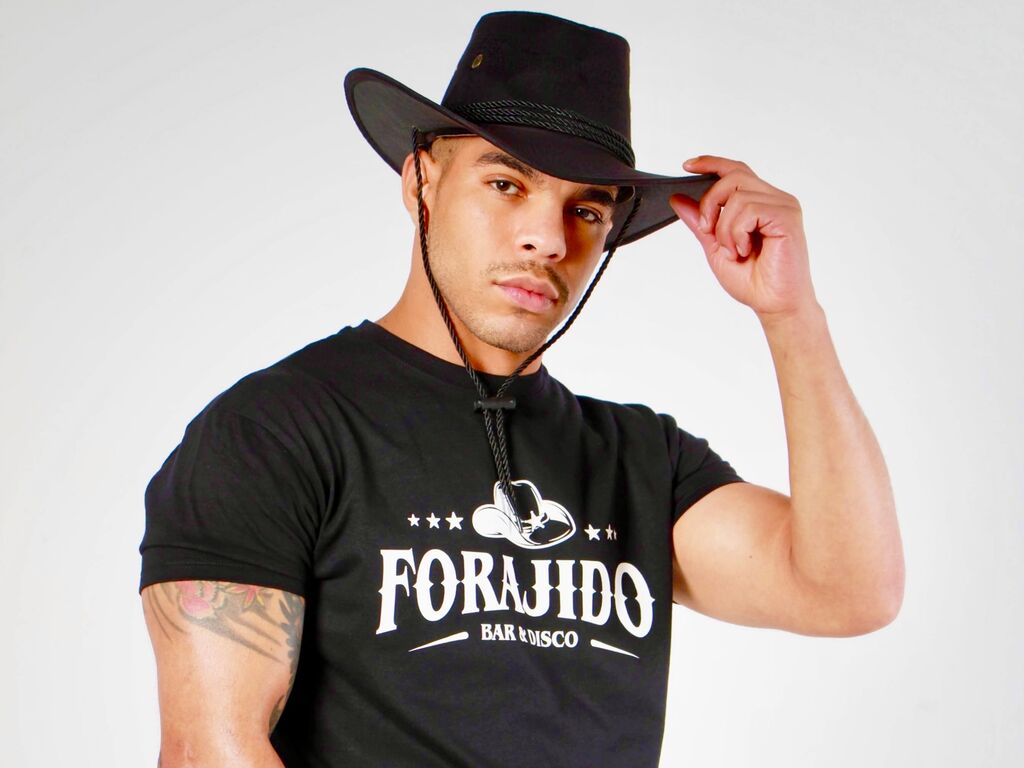 CristhianCaicedo webcam model profile image