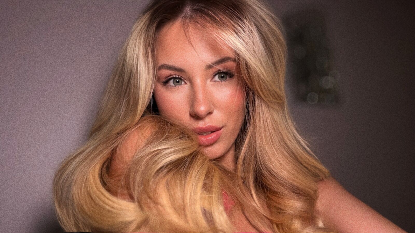 LeylaBlanc erotic portrait