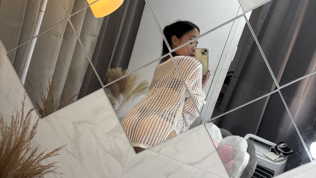 Live Chat with ArmariahBrith on LiveJasmin