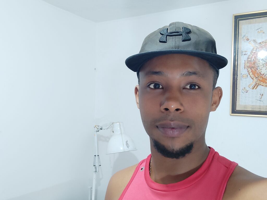 AlejoHunter male video chat image