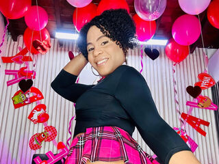 Sexy profile pic of AriEbony