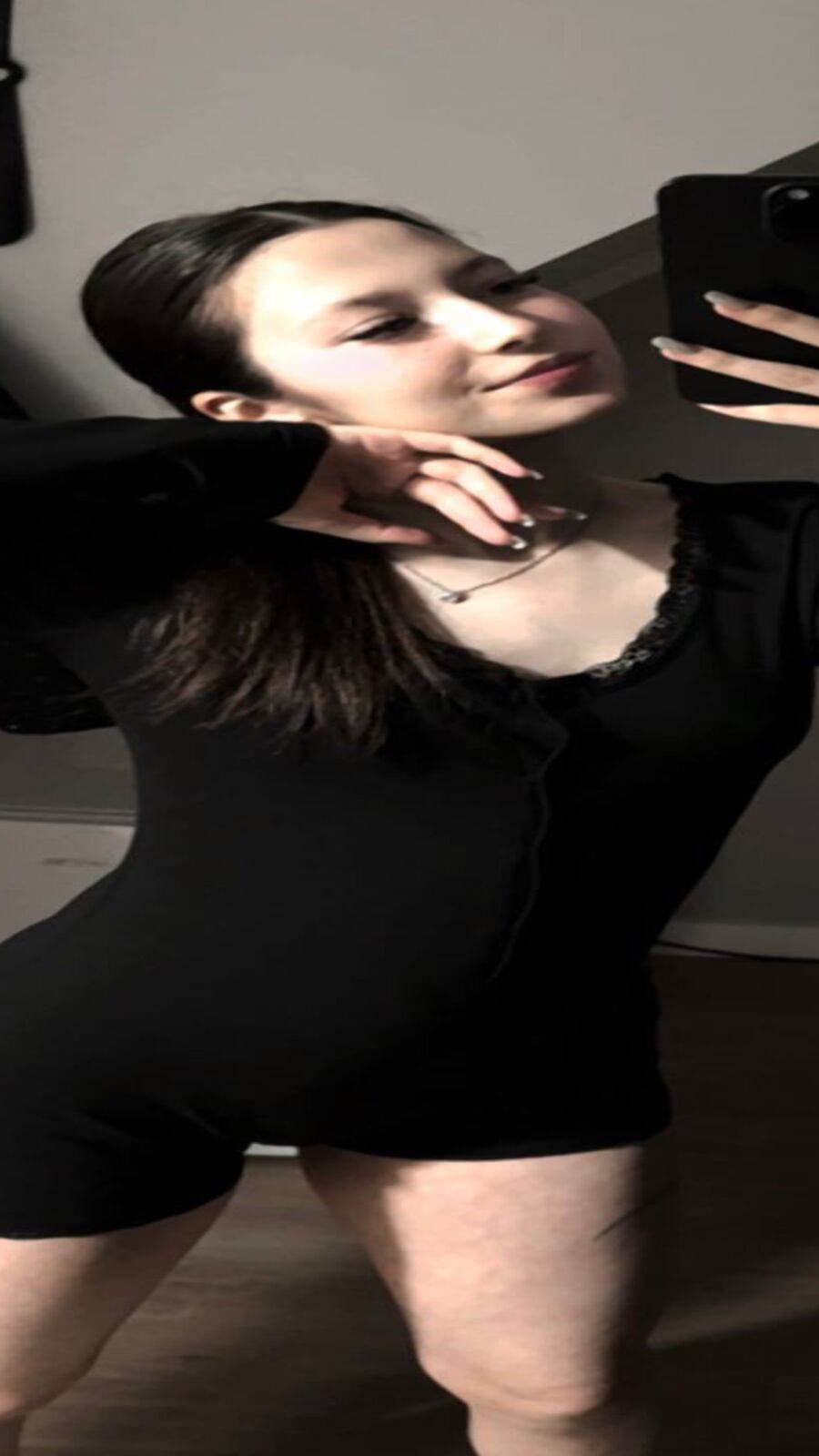 PollyJares erotic portrait