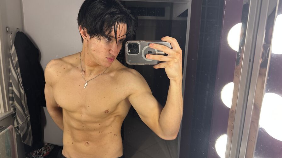 Watch ChristianLevyne live on The Edge Private