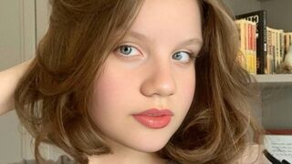 Free Nude ChloeHalses