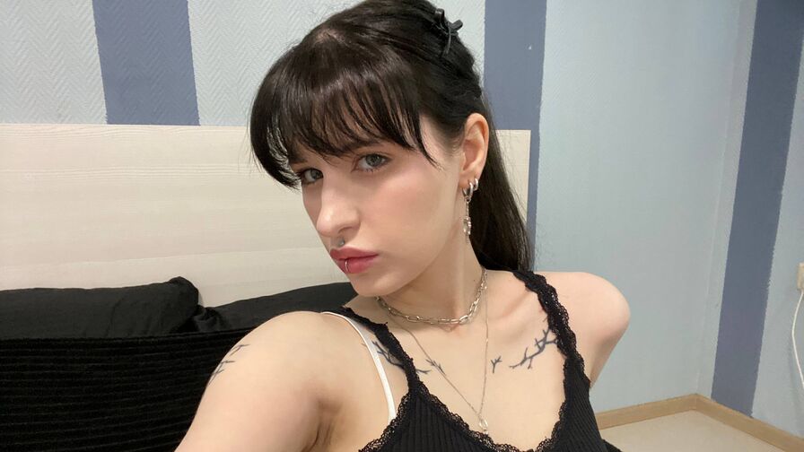 See MimiPaige’s Cam Show Now