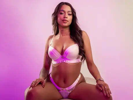 Chat with AlishaGray