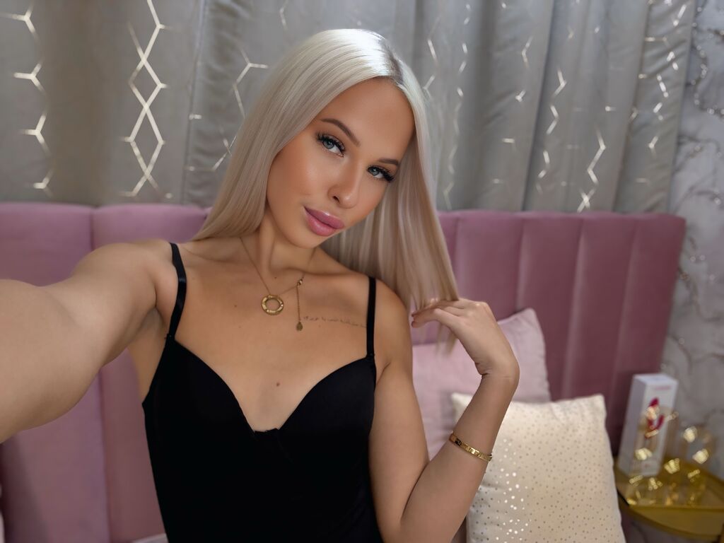 PollyElfi from LiveJasmin is Freechat