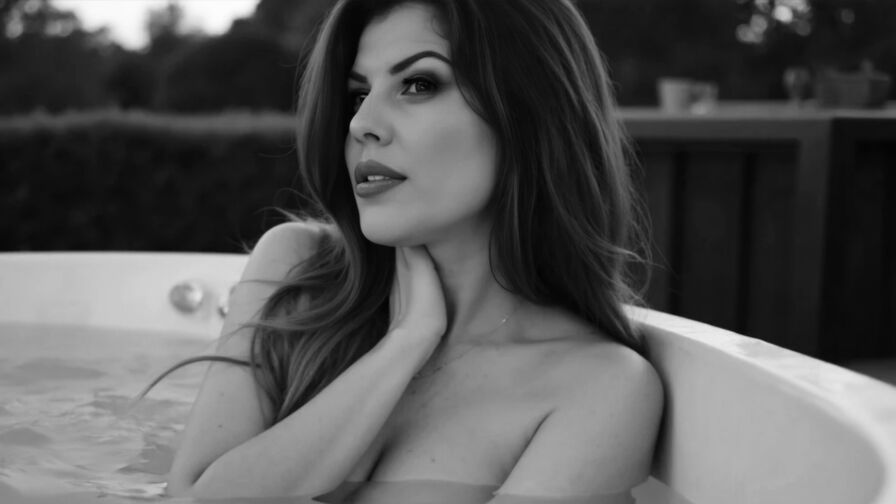Discover AylenaBell on Erotic-Art-Beauty.com