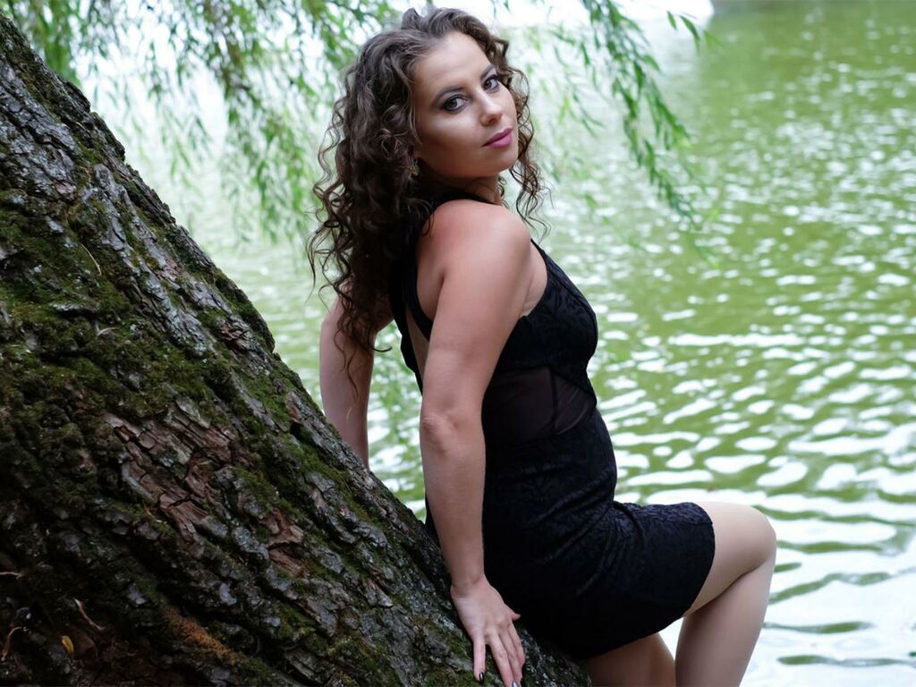EmaAlyssa Profile Image