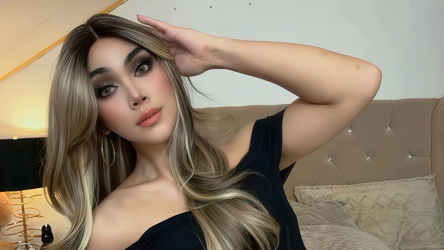 BrookeAnn live cam model