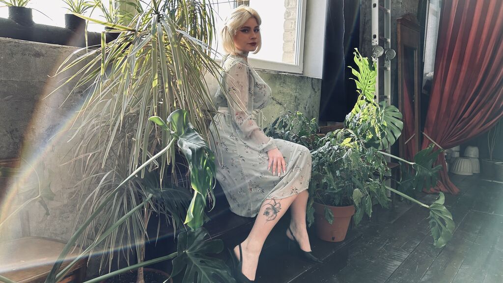 Watch NikaRocks live on cam on LiveJasmin