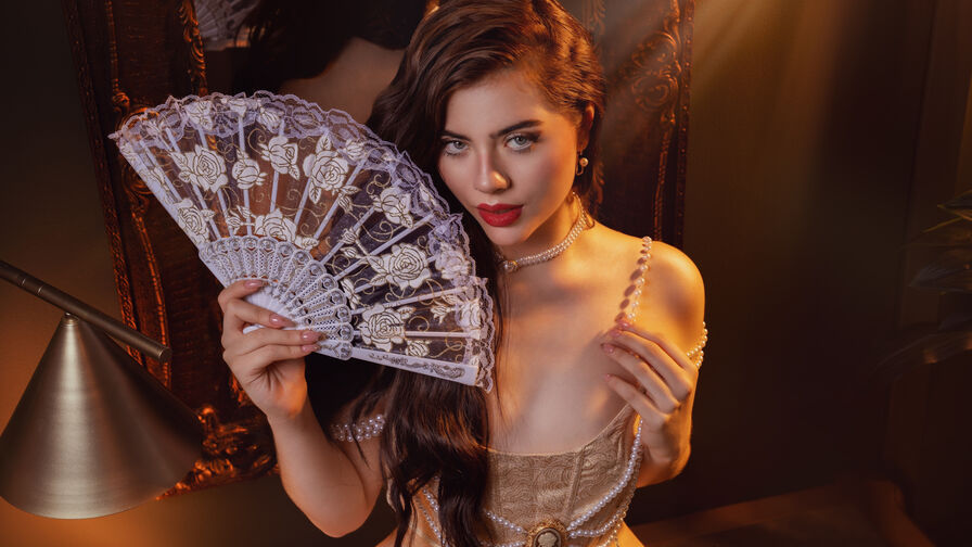 Watch RachelRouge live on Free Vintage Erotica
