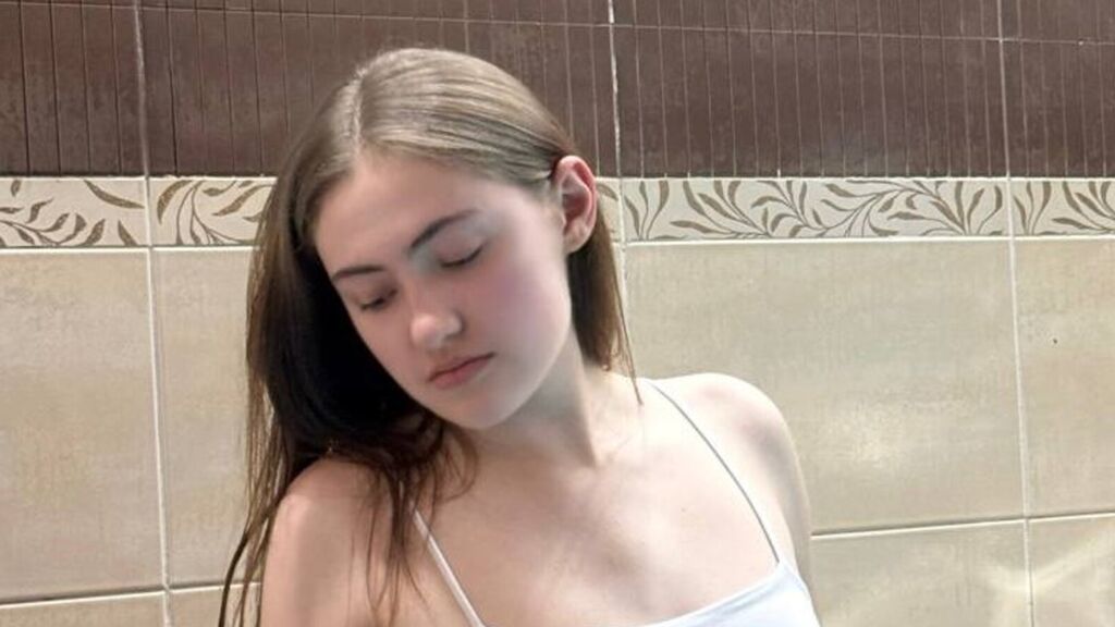 Sex chat gratuit in direct cu VickyToure pe LiveJasmin
