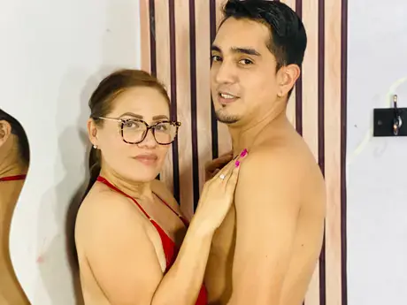 Chat with JohanaAndMiller