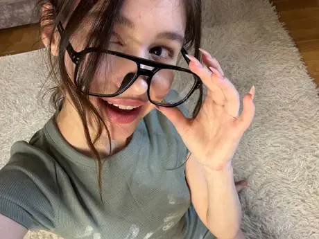 Chat with DarelleByron
