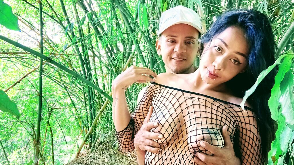 Sex chat gratuit in direct cu AmeliaandTayler pe LiveJasmin