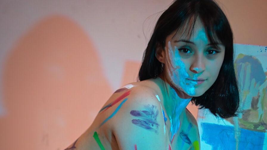 See AnnieBuny’s Cam Show Now