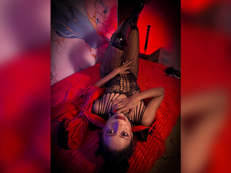 Watch AlanaWalkerz cam show