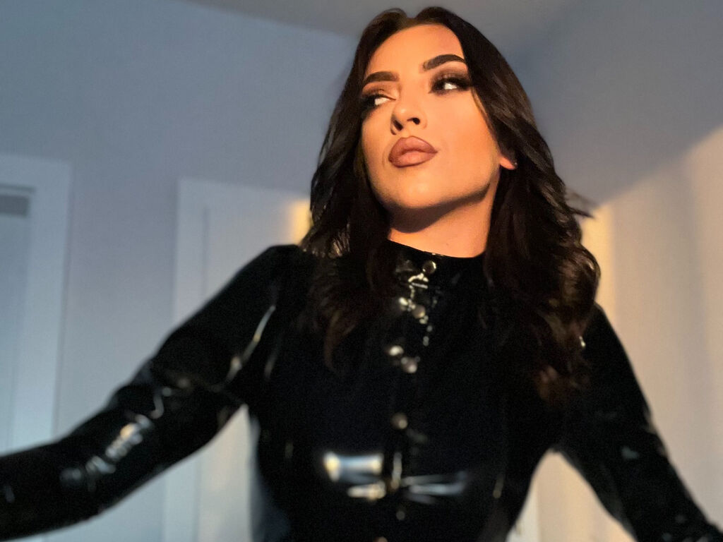 MiaAldago Profile Image