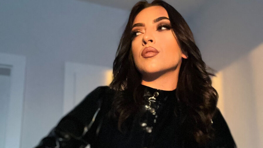 MiaAldago live cam model