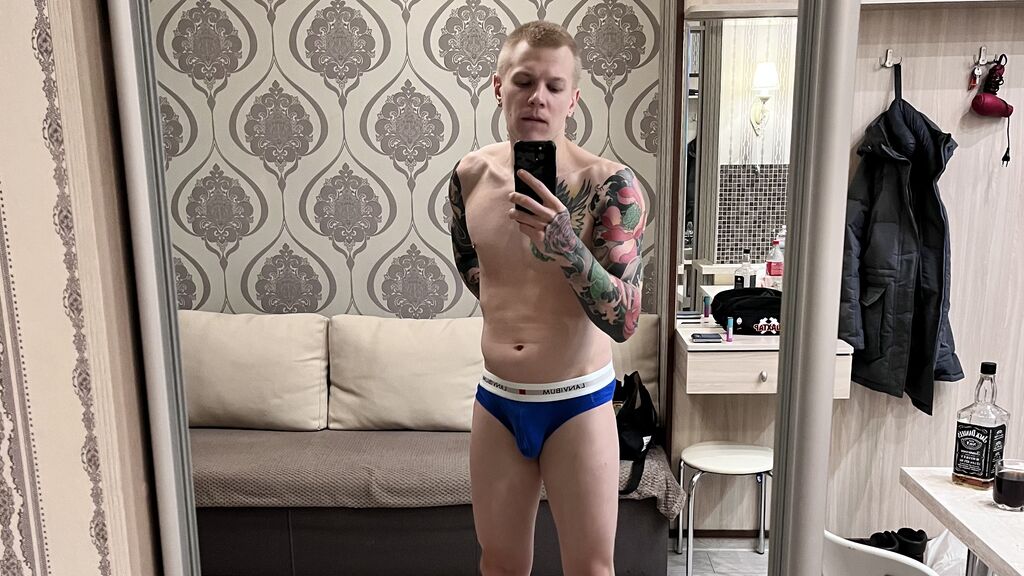 AndreyMoroz live cam on UnifiedCams