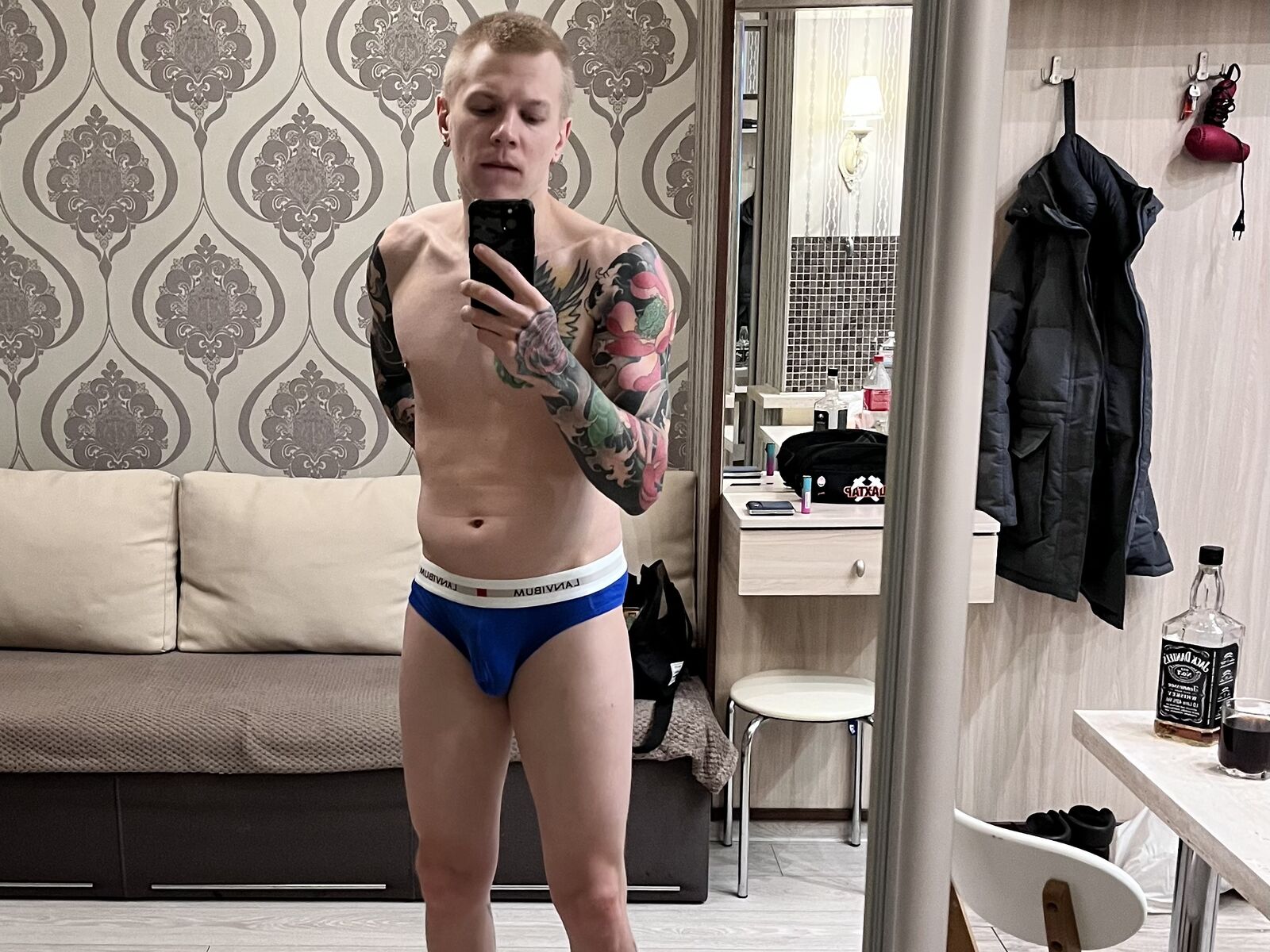 Live cam for AndreyMoroz