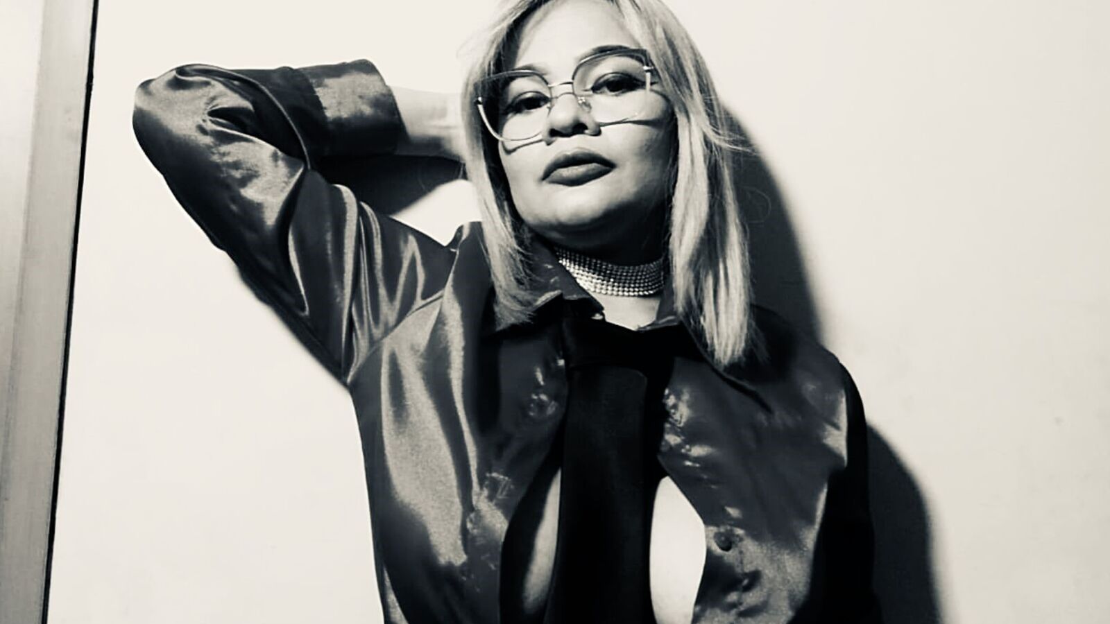 PresleySarah erotic portrait