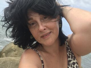 EmmaGiedi Live mature cam