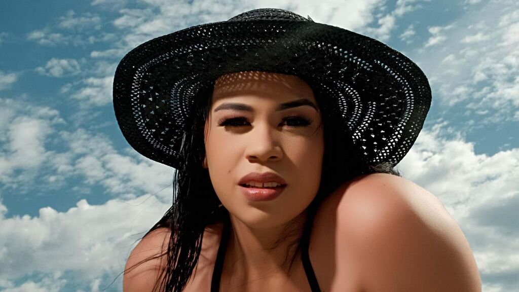 IsaaFerrer online cam on GirlsOfJasmin