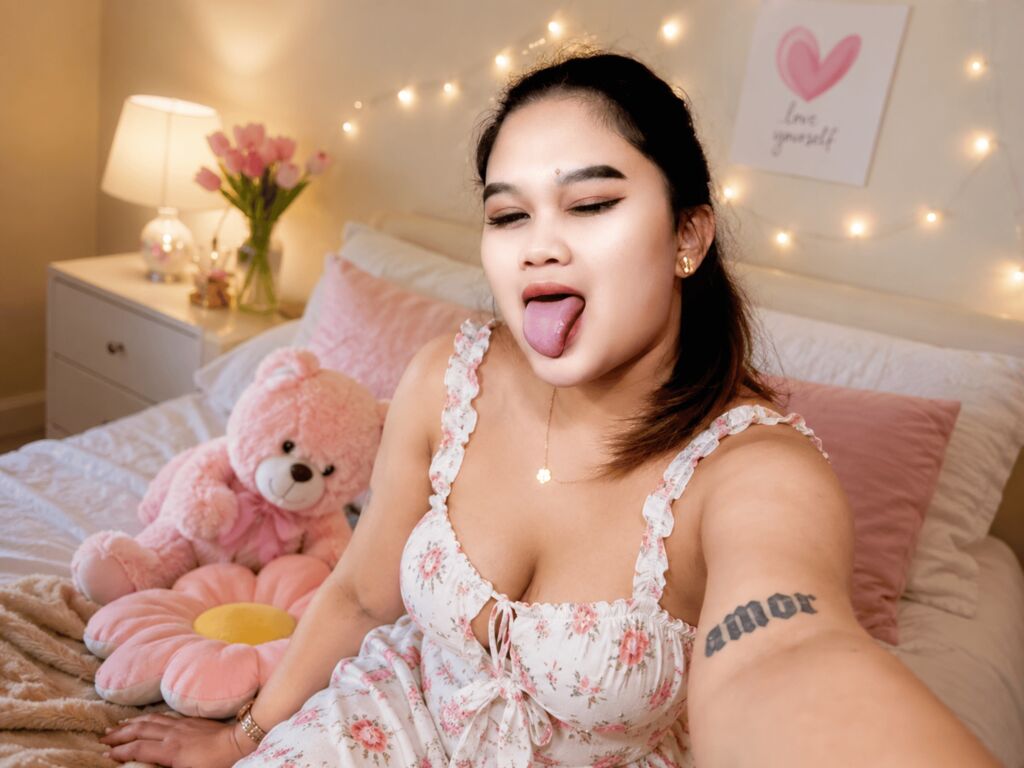 AshleeRodriguez live girl webcam profile