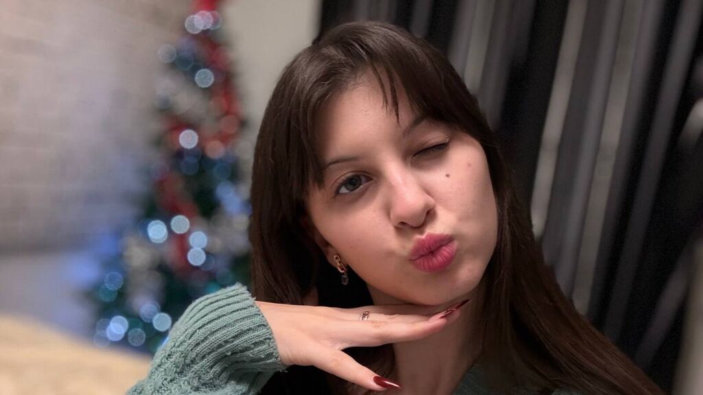 CateCompton online on GirlsOfJasmin