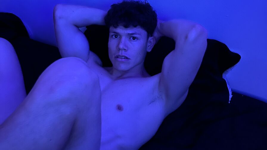 Discover MagnusUparella on Erotic-Art-Beauty.com