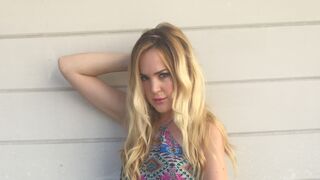 Free Nude EllaVandersen