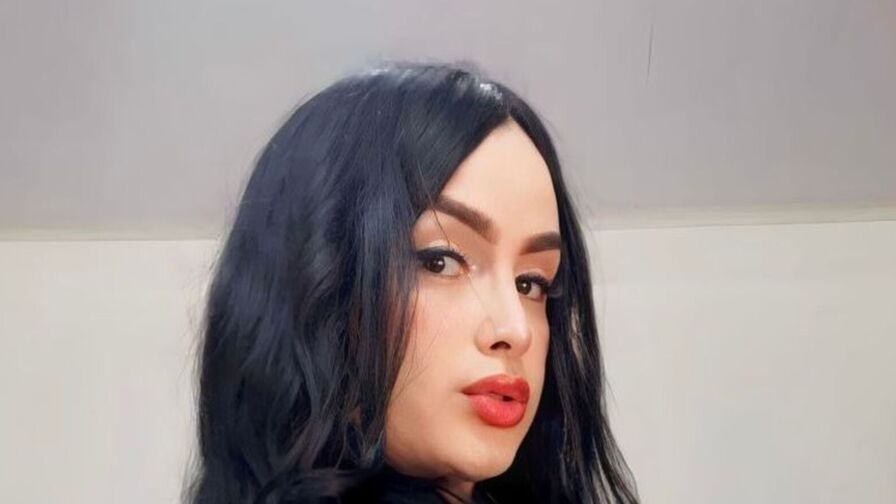 Watch KiaraTwson live on tastypornhot.com
