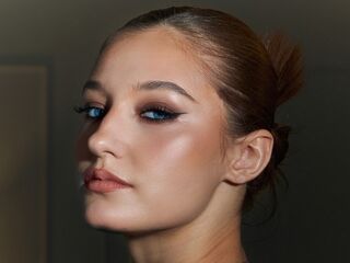 VerniaGrenon live cam