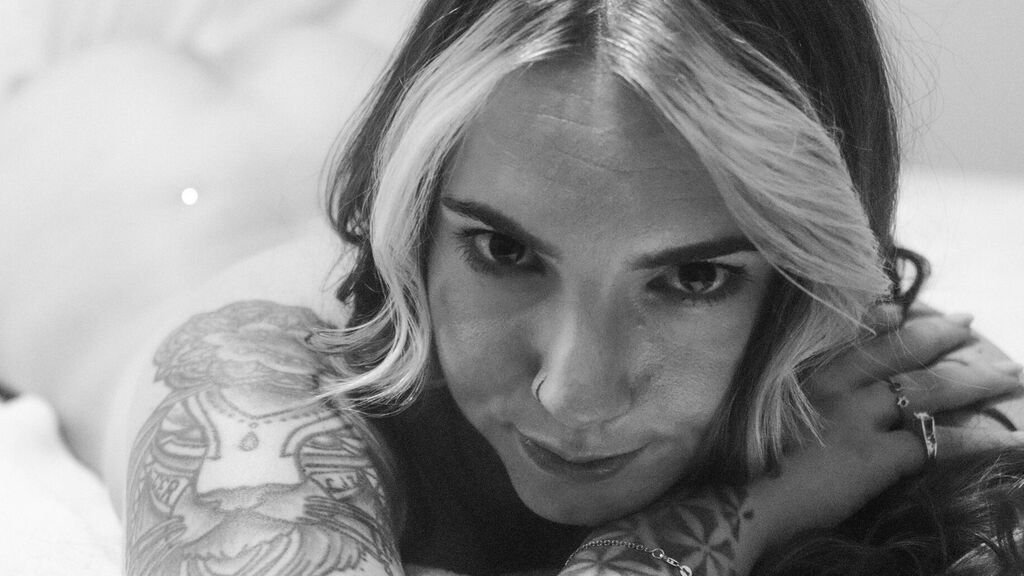 Watch  Nicnax live on LiveJasmin