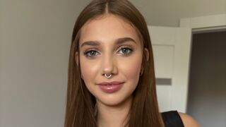 Free Nude EmmaWhilson